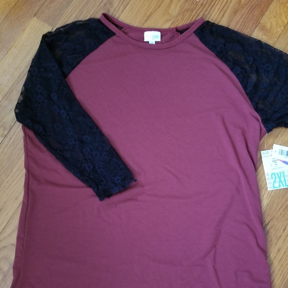 PRICE DROP!! NWT Randy w/ Lace Sleeves